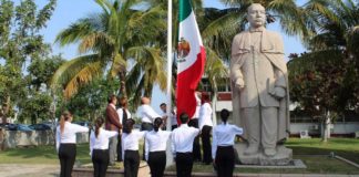 Realiza UAT en Tampico ceremonia del Día de la Bandera