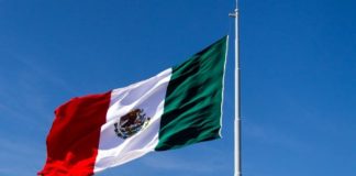 Rinde UAT en el Campus Victoria homenaje a la Bandera