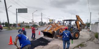 Repara Municipio carpeta asfáltica en varias colonias