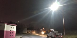 Rehabilita Gobierno Municipal alumbrado público de calles y colonias