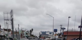 Pinta Municipio líneas de tráfico para seguridad de automovilistas