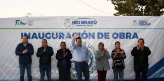 MUY AGRADECIDOS HABITANTES DE LA VILLA DE NVO.PROGRESO,CON EL ALCALDE CARLOS ULIVARI POR LAS MEJORAS EN SUS VIVIENDAS.