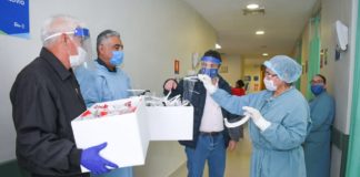 Entrega Carlos Ulivarri equipo de protección al personal médico del Hospital General.