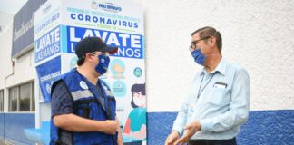 Cuenta central de autobuses de Río Bravo con lavamanos público.