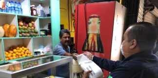 Distribuyen SEDESOL y Protección Civil cubrebocas en comercios y vía pública