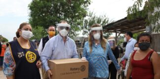 Apoyo alimentario a familias de la colonia Vientos de Cambio