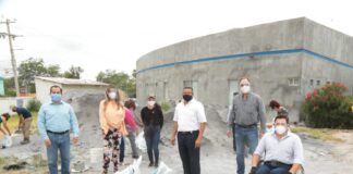 Entrega Municipio costales de arena para protección de viviendas