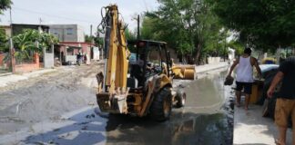 Gobierno de Tamaulipas realiza trabajos de desagüe, descacharrización y limpieza en el dren el anhelo