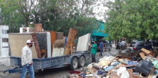 Invita Municipio a eliminar cacharros de viviendas para abatir el Dengue