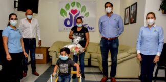 DIF REYNOSA ENTREGA SILLA DE RUEDAS Y ANDADOR INFANTIL