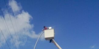 Repara Municipio más de 100 lámparas del alumbrado público