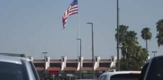Vuelven a extender el cierre parcial de la frontera entre EEUU y México