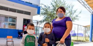 DIF Reynosa entrega útiles escolares a menores de CAIC Almendros