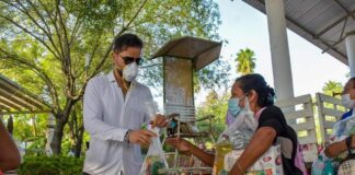 DIF Reynosa y el beisbolista Jaime García, unen esfuerzos en beneficio de los que menos tienen