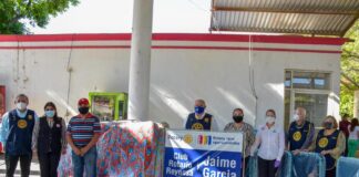 DIF Reynosa, Club Rotario y Jaime García entregaron camas a familias afectadas por Hanna