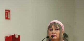 Sobreviviente de cáncer de mama, invita a las mujeres a autoexplorarse