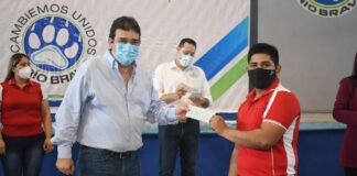 190 ALUMNOS DE NIVEL SUPERIOR, RECIBIERON BECAS PARA SU TITULACION