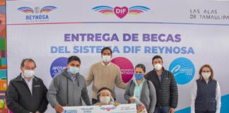 DIF Reynosa entrega becas “Avanzando Contigo”