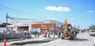 Sigue el bacheo en la calle Guanajuato, por parte del Gobierno Municipal