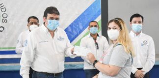 Con mas de 600 alumnos beneficiados, Carlos Ulivarri concluye con la entrega de becas de titulación