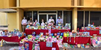 DIF Reynosa recibe donación de juguetes y ropa del personal de PEMEX