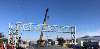 Auxilia Tránsito y Vialidad a automovilistas