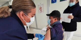 ¡Engañan con vacunas anti COVID!