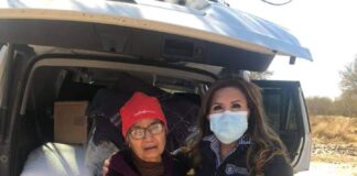 Más familias reciben beneficios de su diputada Roxana Gómez