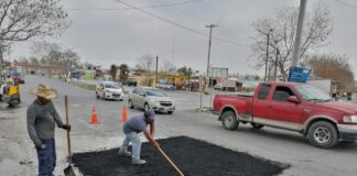 Reparan cuadrillas municipales calles de distintas colonias