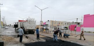 Ininterrumpida labor de bacheo mejora condiciones de desplazamiento