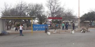 Le dan mantenimiento e embellecimiento a la plaza 21 de Marzo de la populosa col.lic.Benito Juárez