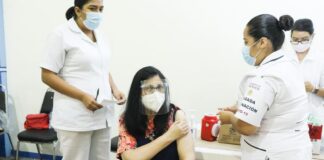 Vacunan a adultos mayores en Auditorio Municipal, Cuartel Militar y Parque Cultural Reynosa