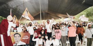 Carlos Peña candidato de MORENA-PT contagia de esperanza a comerciantes y transeúntes