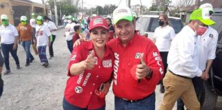 PACTA ISNELIA TREVIÑO COMPROMISO CON VECINOS DE LA COL. DEL CARMEN; GESTIONAR ESCRITURAS PARA TODAS LAS FAMILIAS