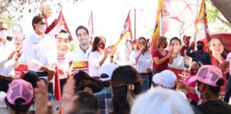 FAMILIAS DEL EJIDO ALFREDO V. BONFIL CON CARLOS PEÑA ORTIZ