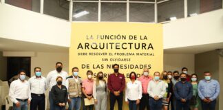 Colonos y arquitectos atentos de proyecto de Carlos Peña Ortiz