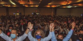 SE REUNE ROXANA GÒMEZ, CON GRUPO DE AMIGOS Y CIERRAN FILAS