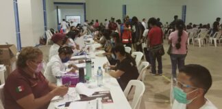 Extienden a 5:00 de la mañana vacunación en Auditorio Municipal