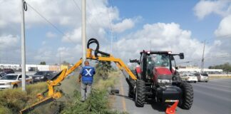 Sanea el Ayuntamiento canaleta del libramiento Reynosa-Monterrey