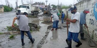 Exhorta Obras Públicas a recoger basura y evitar abrir tapas del drenaje