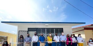 Mejora escuela de la colonia 15 de enero con comedor y baños nuevos