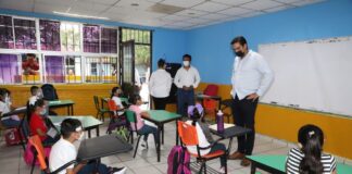 Participó Carlos Peña en ceremonia de regreso a clases presenciales