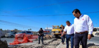 Supervisa Alcalde Carlos Peña Ortiz, trabajos de reposición de tubo de drenaje de 24 pulgadas sobre el blvd. Hidalgo.