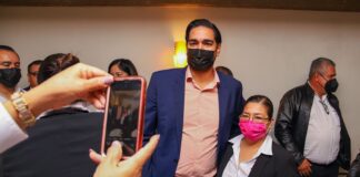 Gestionó Carlos Peña Ortiz vacunación para Maestros de la frontera