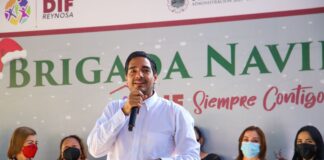 Lleva el Presidente Municipal Carlos Peña Ortiz Brigada Navideña a colonia Las Milpas.