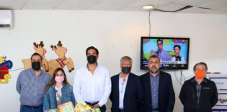 Se suma la AMIC a los festejos navideños de los niños reynosenses.