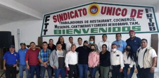 Alcalde Héctor Villegas González y su esposa la Sra. Malena Rodela de Villegas, Presidenta del Sistema DIF, se reúnen con integrantes del Sindicato de Meseros