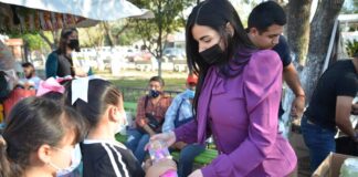 Nataly García festeja a niños y niñas en el Día de Reyes