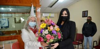 Refrenda Nataly García apoyo al sector educativo con entrega de Minisplit