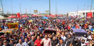 Disfrutan familias de la región del Festival de Autos 2022 en Reynosa.